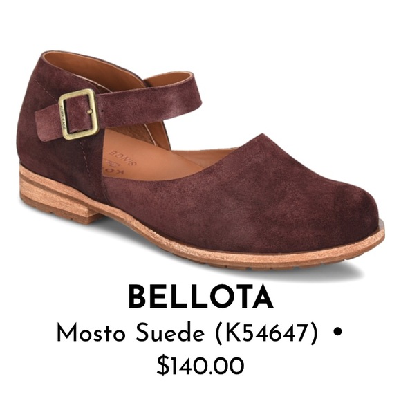 slip on athletic shoes